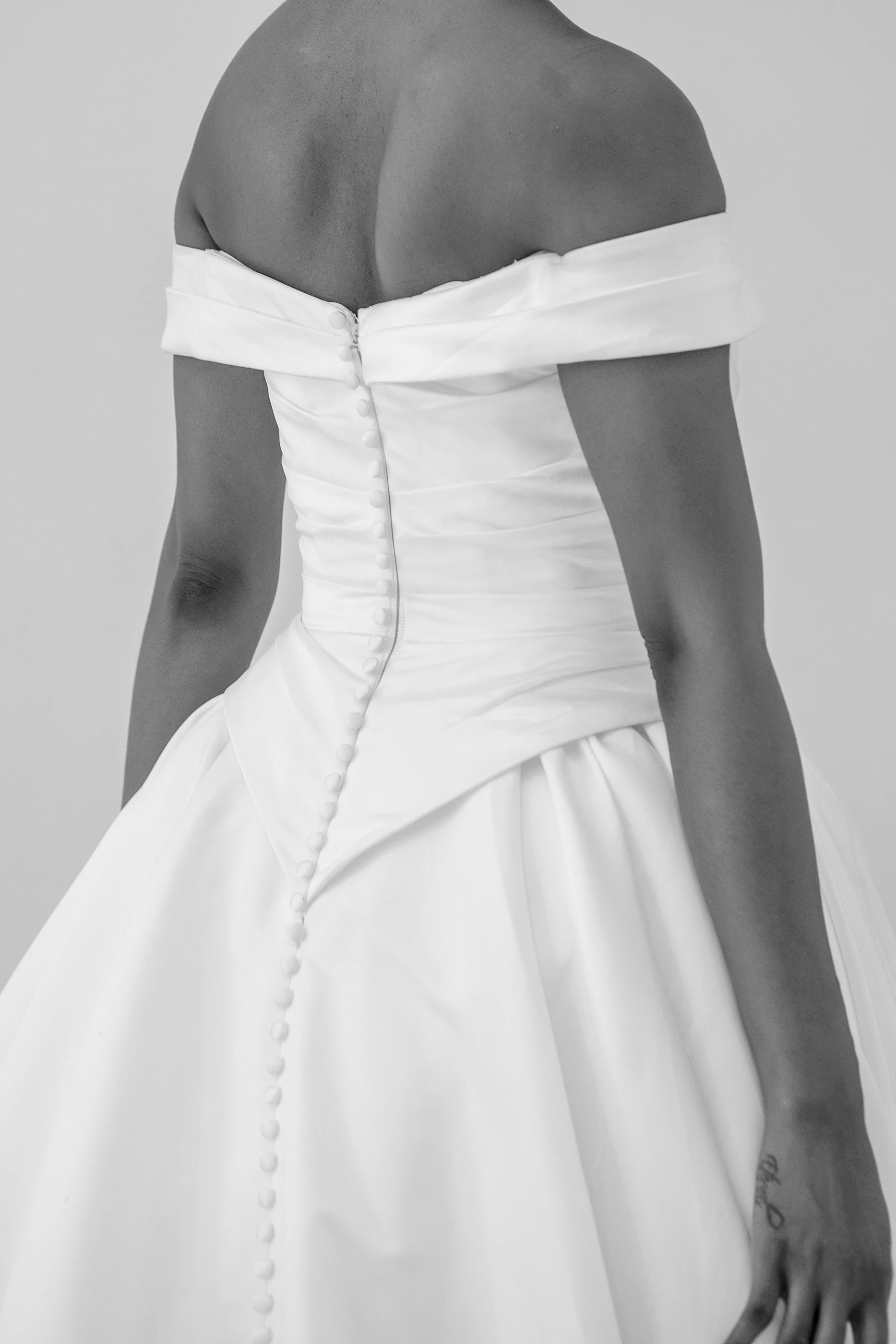 Selena bridal dress — photograph 4